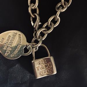 TIFFANY & CO.
Sterling Silver Return To Tiffany Love Lock Charm Bracelet